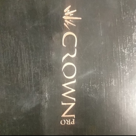 Crown Fuego Eyeshadow palette - Picture 3 of 3